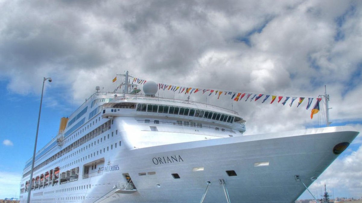 El Puerto de Tarragona recibe el crucero Oriana este viernes