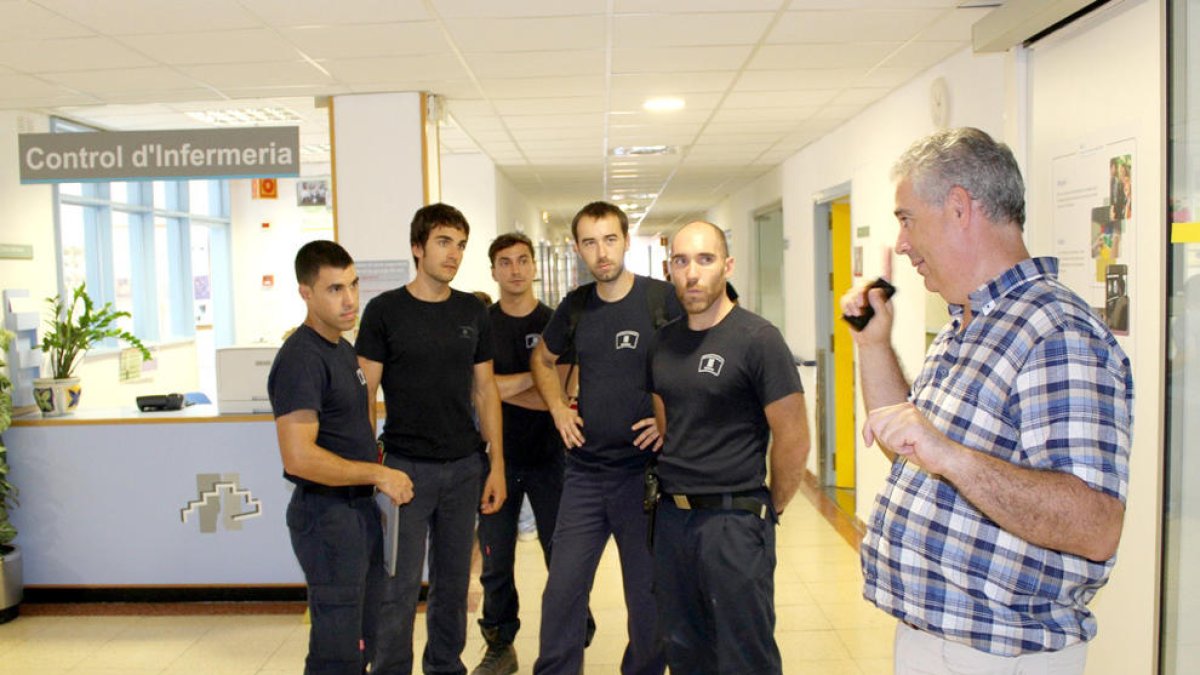 El Joan XXIII eina de formació per a deu futurs bombers