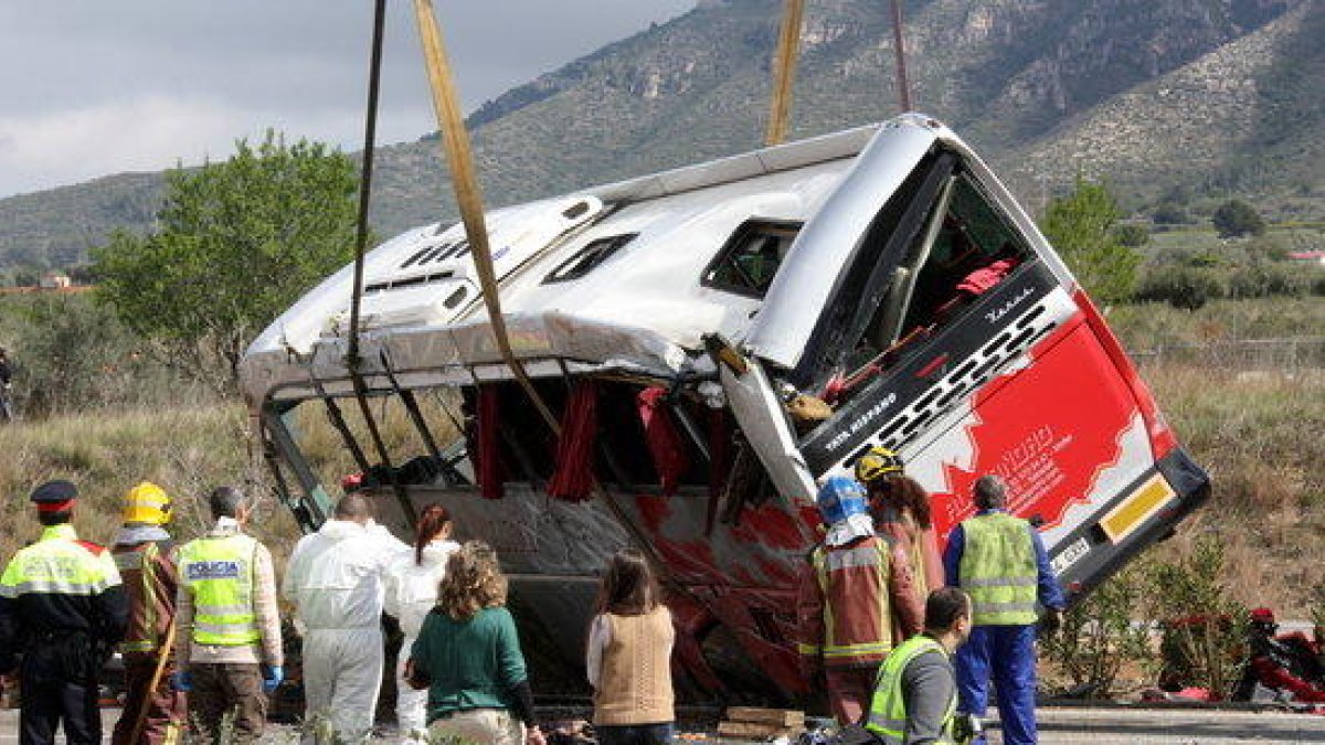 Imagen de archivo del autobús accidentado en Freginals el 20 de marzo del 2016.