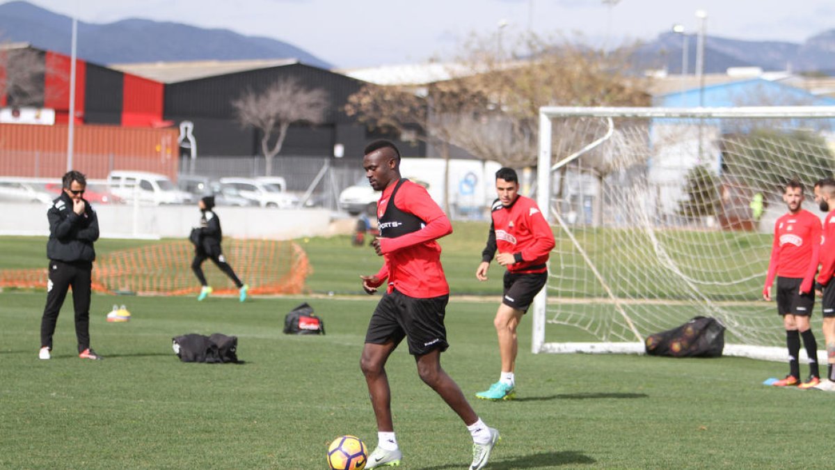 El davanter Chrisantus torna a la convocatòria nou jornades després