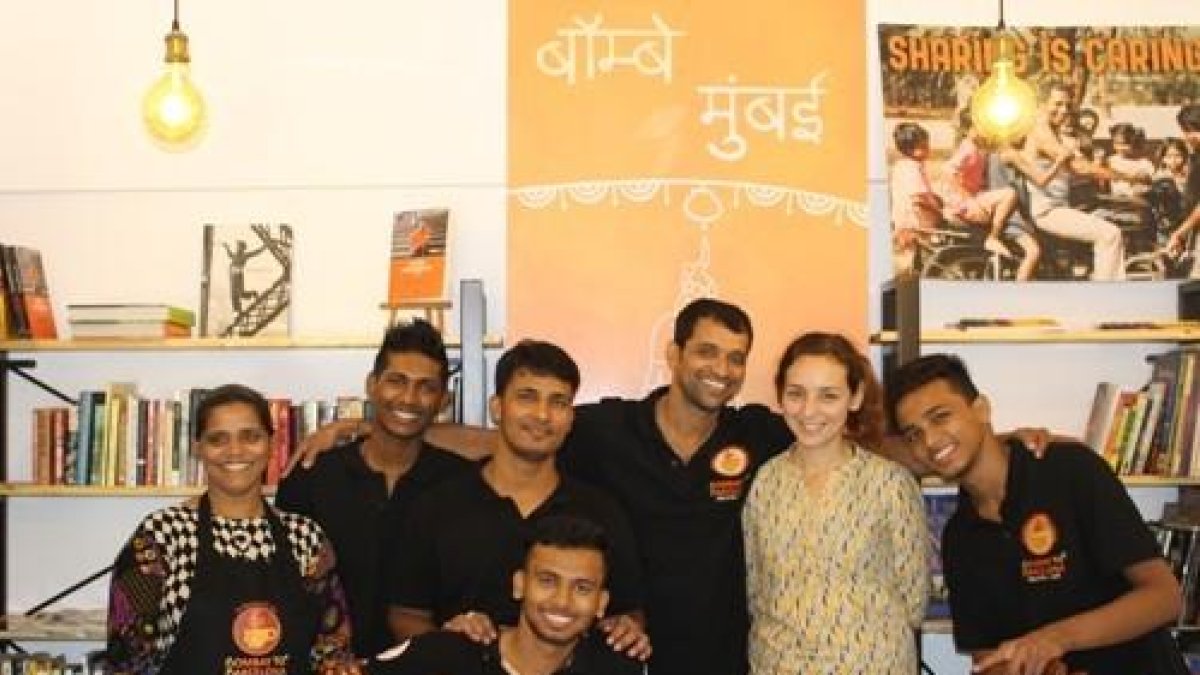 Una cafeteria biblioteca on donar una oportunitat als nens del carrer de l'Índia​​​​​​​