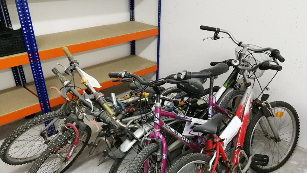 La Policía busca a los dueños de una veintena de bicicletas en Altafulla