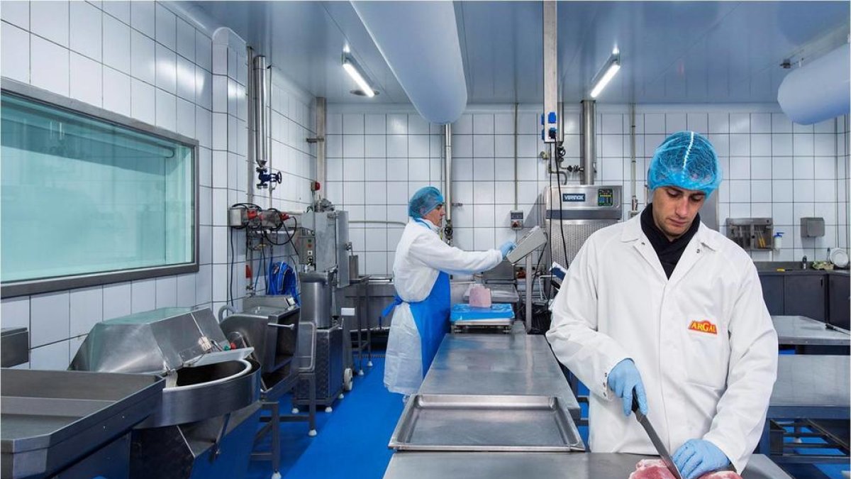 El grupo Axel, Argal y Pirelli trasladan su sede fuera de Cataluña