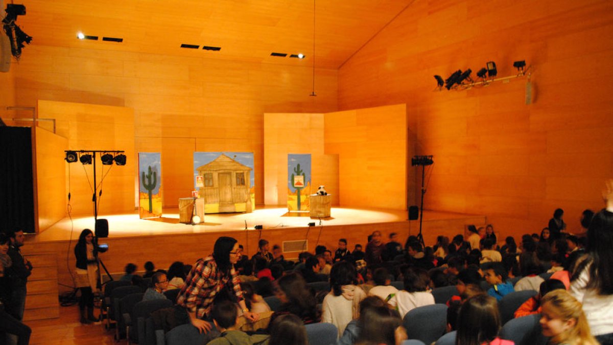 Diverses escoles de Vila-seca compartiran butaca al teatre interescolar