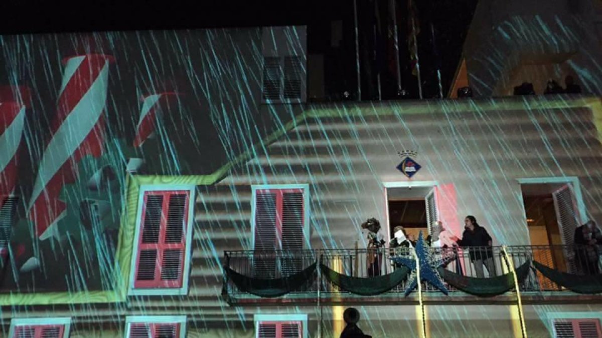 Espectacular mapping en el recibimiento de los Reyes en Vila-seca
