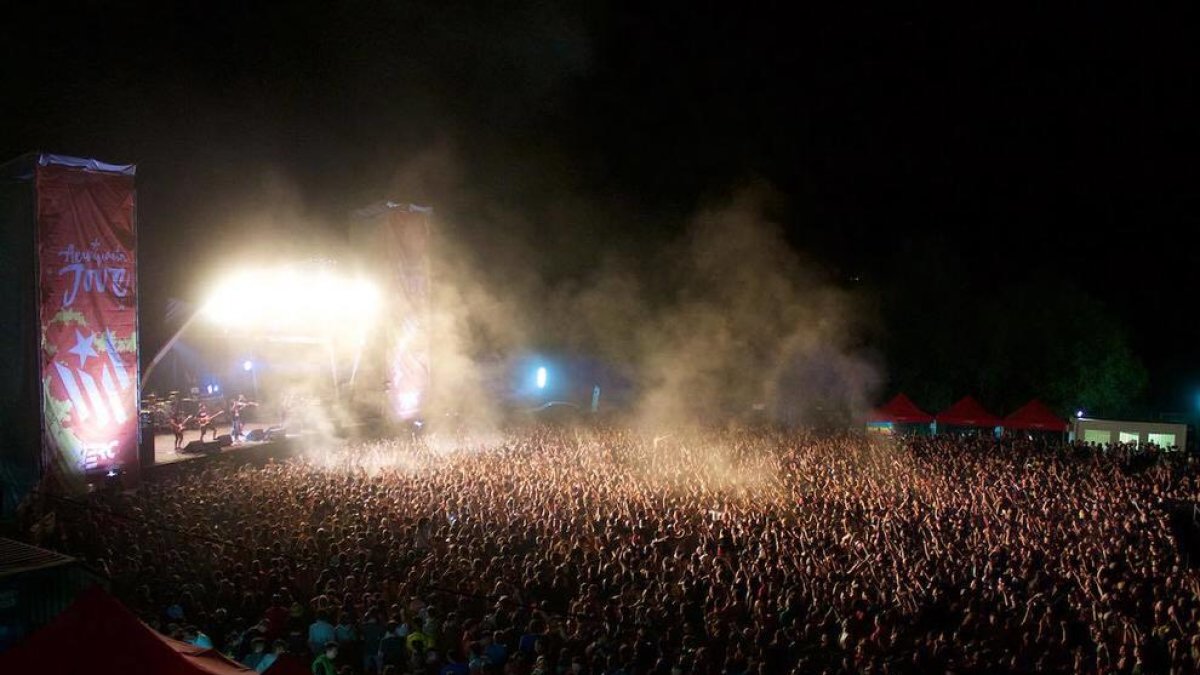 Itaca Band, Els Amics de les Arts i Cesk Freixes tanquen el cartell de l'Acampada Jove 2017