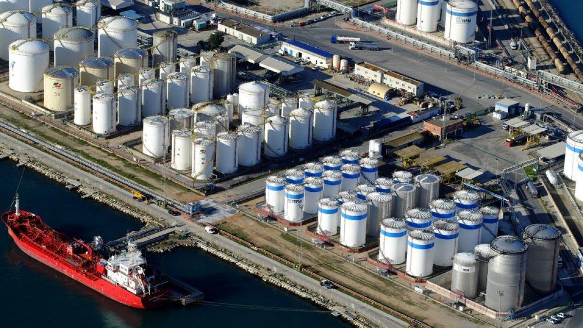 El Port de Tarragona es consolida com a líder al Mediterrani en productes químics