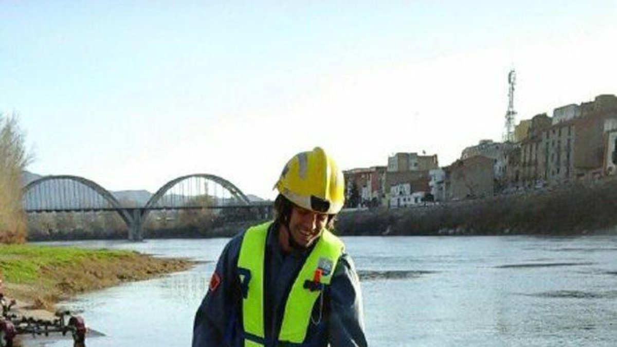 Rescatado un perro que se encontraba en el río Ebro