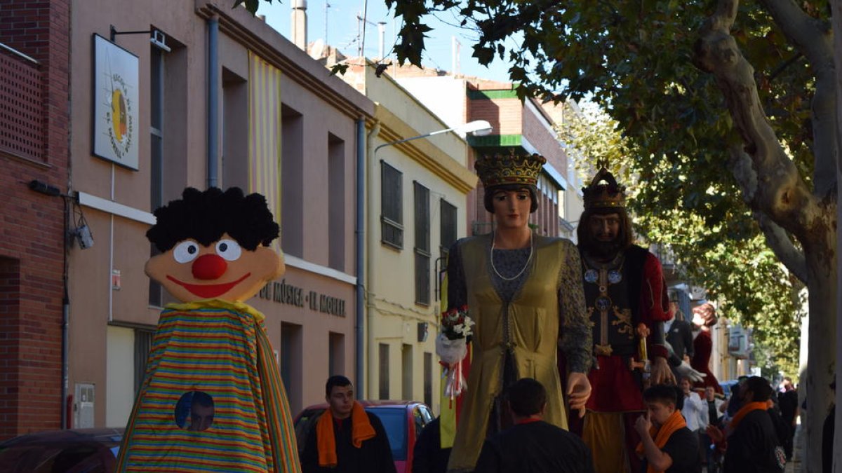 Els Gegants i la solidaritat marquen la jornada festiva a El Morell