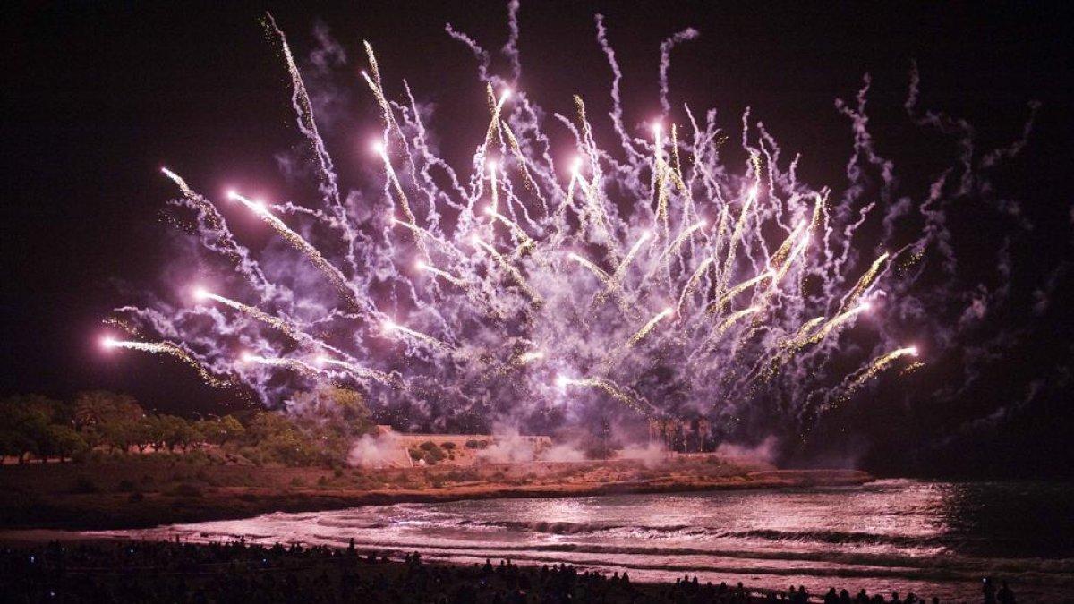 Sopars sota els focs artificials a ritme de swing