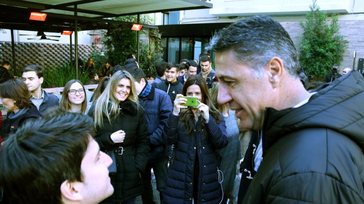 Albiol pide a los jóvenes que pongan «punto y final» a un independentismo «letal» para su futuro