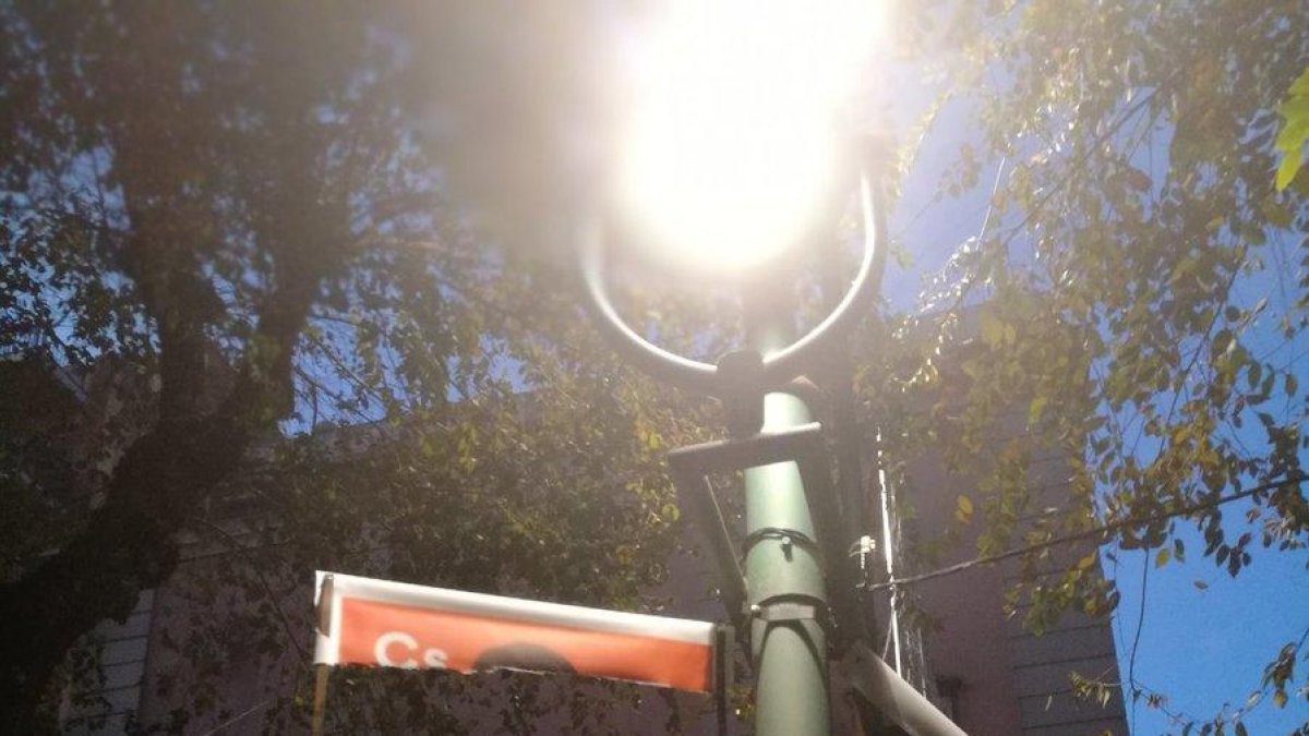 Denuncian el arranque de carteles de Ciudadanos en Tarragona