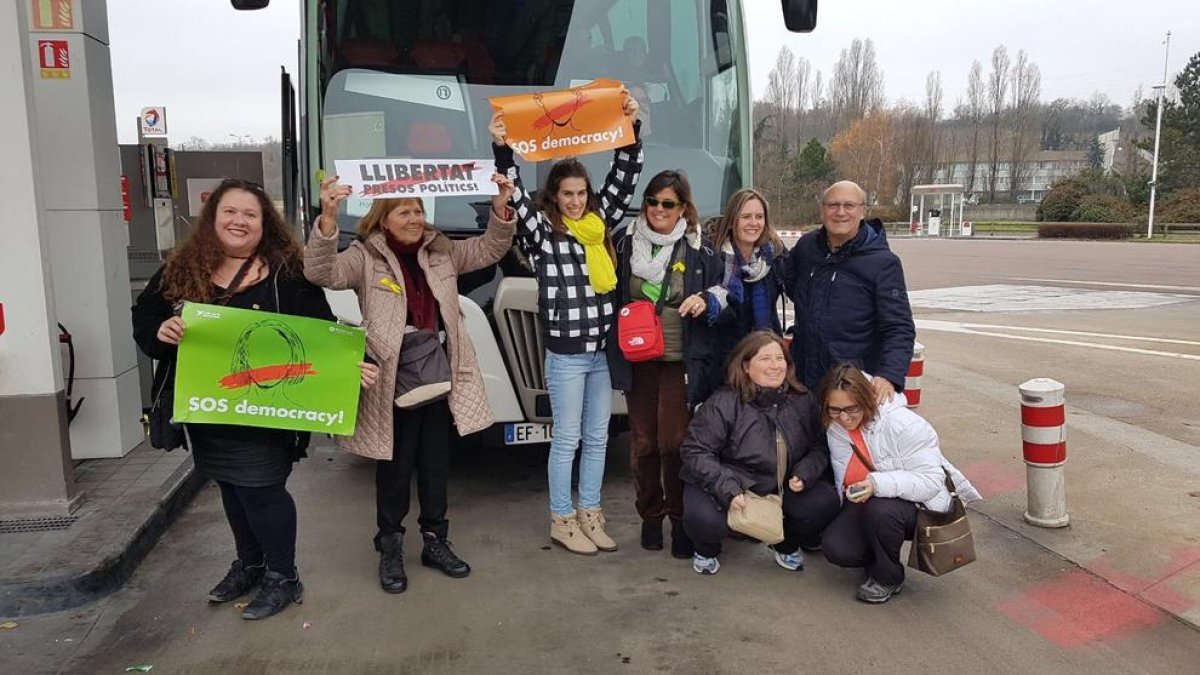 Centenares de autocares salen de toda Cataluña hacia la manifestación de Bruselas