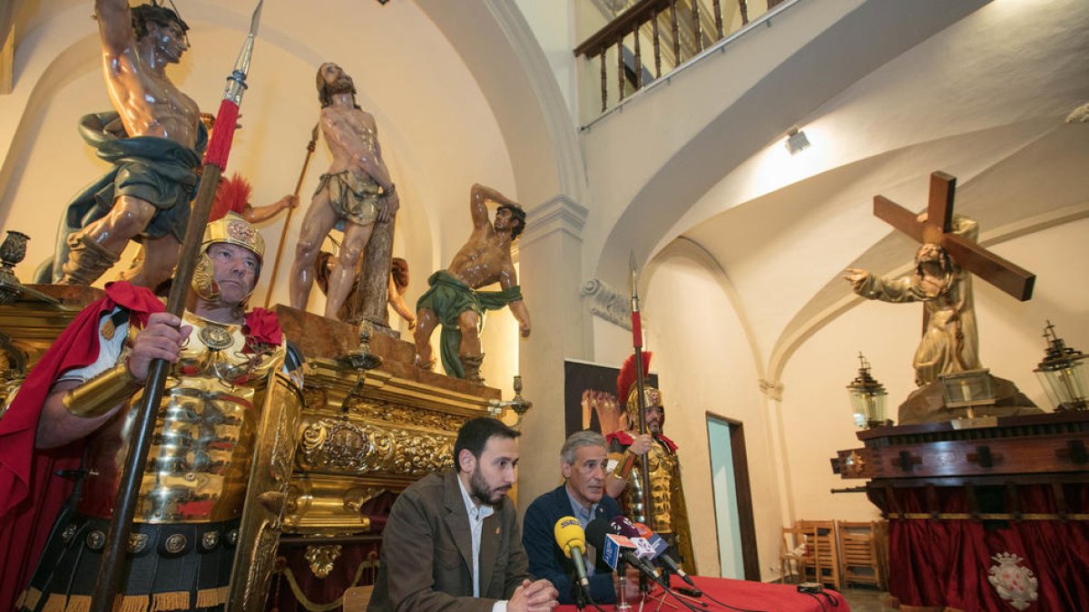 Repsol renueva el convenio con la agrupación de Semana Santa de Tarragona