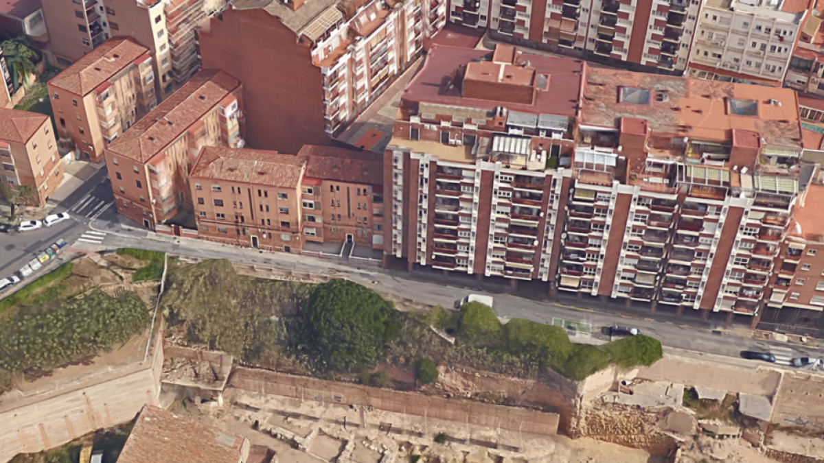 Trenta persones desallotjades de matinada per l'incendi d'un rentavaixelles a Tarragona