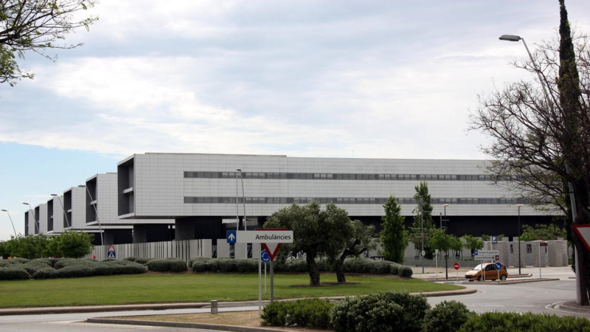 La pacient que «no figurava» a la llista d'espera s'operarà al març