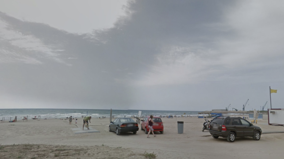 Muere una menor ahogada en la playa del Far de Vilanova i la Geltrú