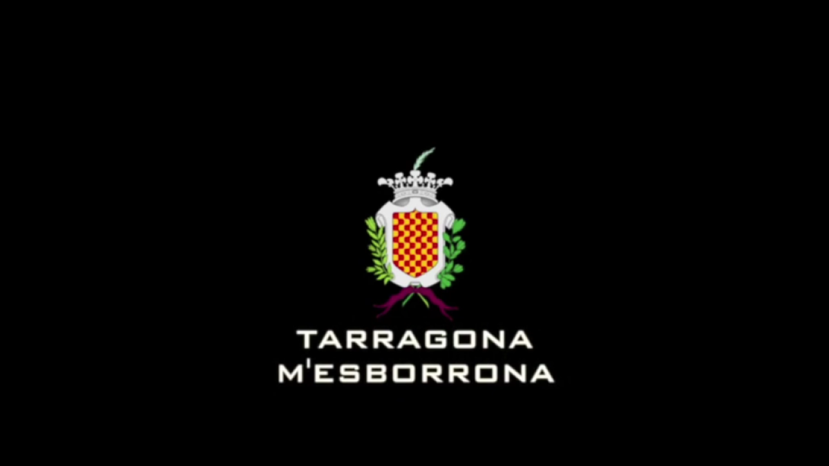 Denuncien un pal i un cable de llum semi-arrancats a la zona dels Boscos