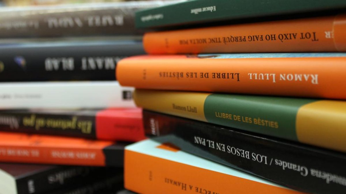 Quins llibres recomanen les personalitats catalanes per aquest Sant Jordi?