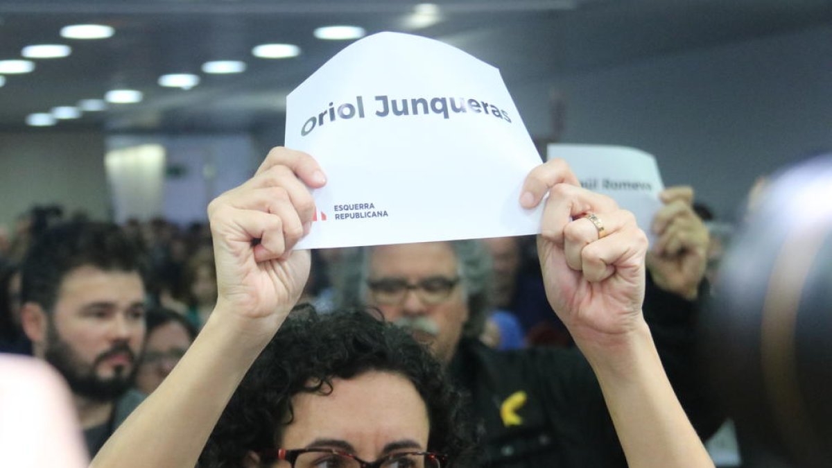 ERC avala una lista unitaria que supere JxSí y que se abra a la CUP y parte de Podem