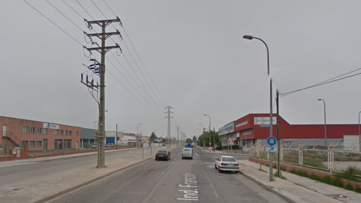 Pilla un hombre forzando un coche en el Polígono Francolí y lo retiene hasta la llegada de los agentes