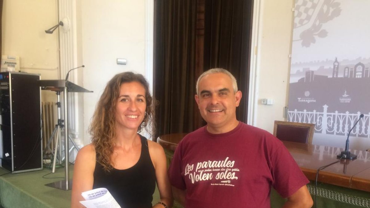 Laia Estrada y Jordi Martí, los concejales de la CUP en el consistorio de Tarragona.