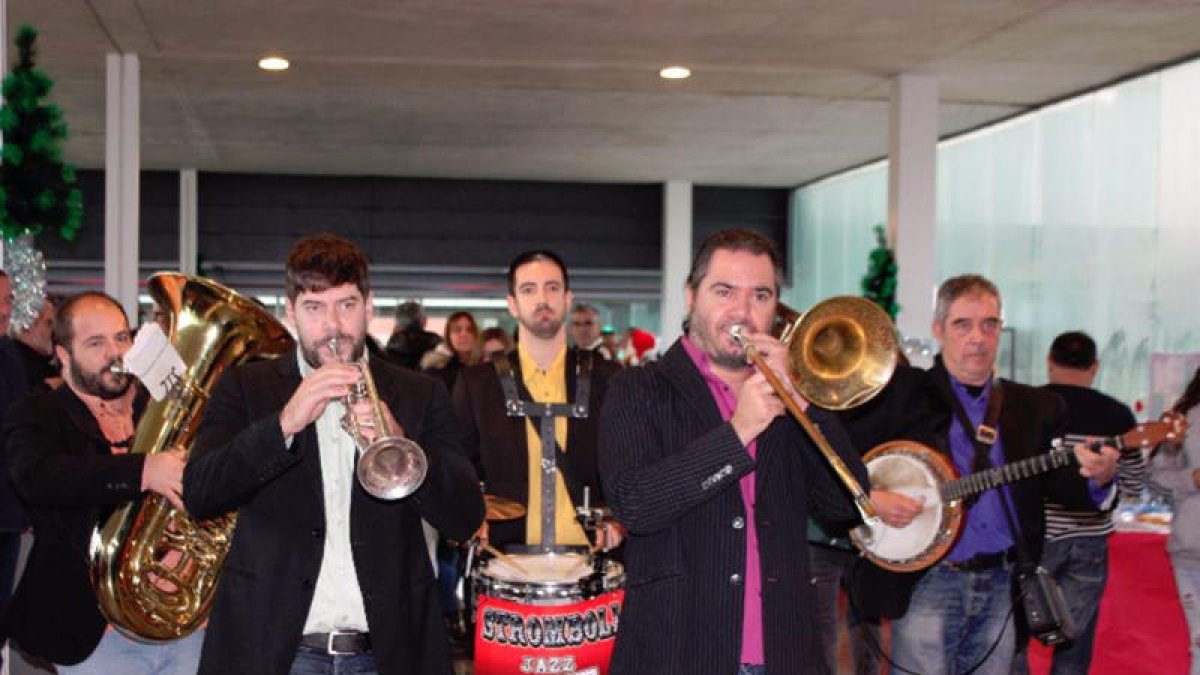 Stromboli jazz band prepara el segon disc