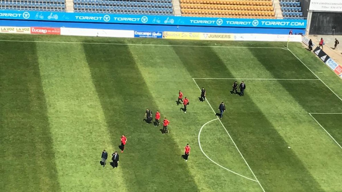 Luismi, titular, Perone a la banqueta i Achille Emaná fora de la convocatòria per un procés febril