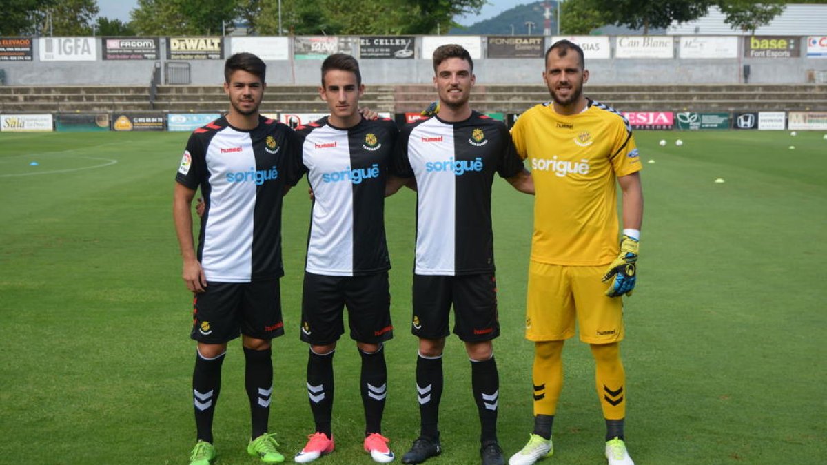 Pol, Perales, Roger y De Nueva amplían su contrato como granas