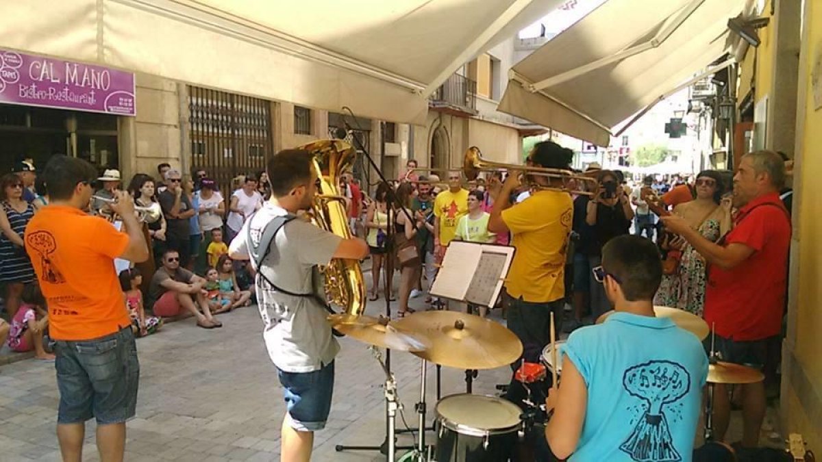 Pedir permiso para hacer un acto de fiestas en la Parte Alta se ha convertido en una «odisea»