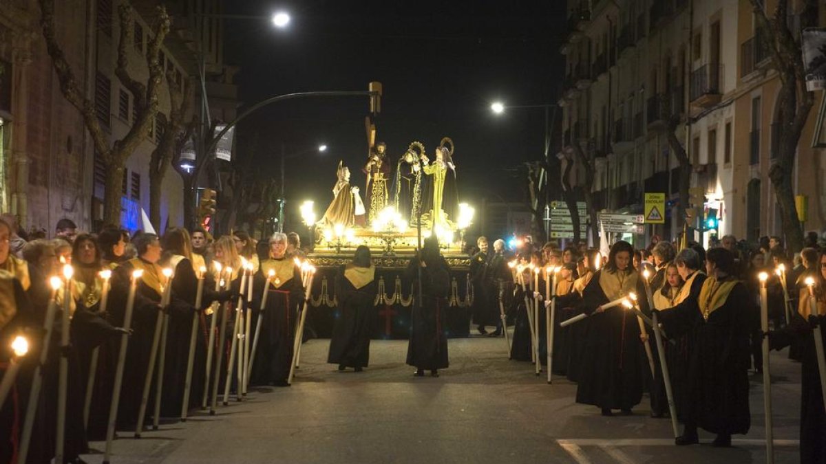 La Germandat de Natzarè llueix els vestits renovats del misteri més antic