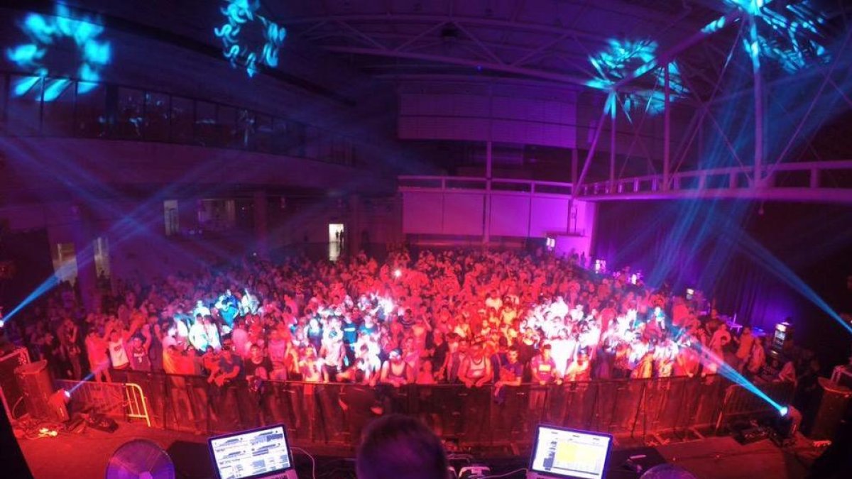 S'enfronten a 3 anys de presó per enviar fotos íntimes d'una jove a qui havien robat el mòbil