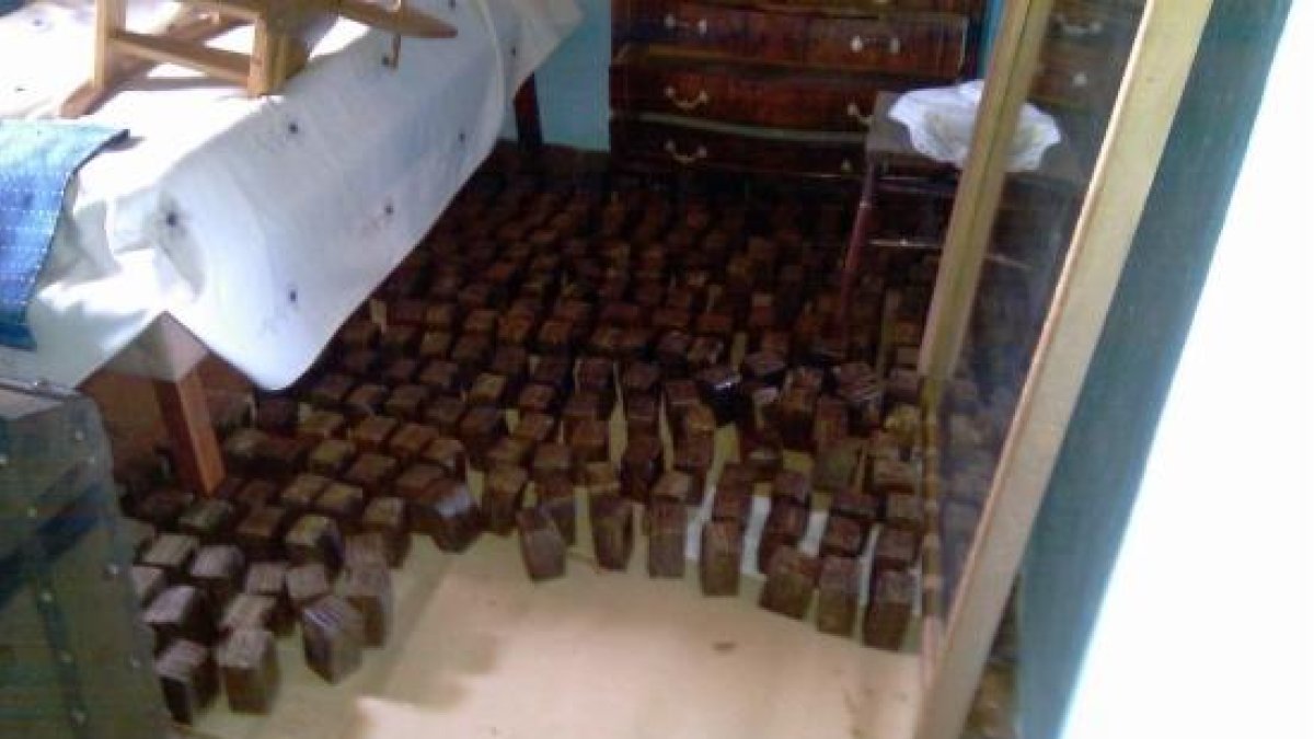 Juzgan a doce individuos dedicados al tráfico de hachís en las Tierras del Ebro