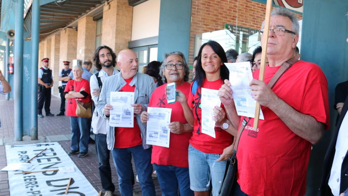 Trens dignes, Tarragona, protesta, Renfe, bitllet, Euromed, Castelló, viatge reivindicatiu