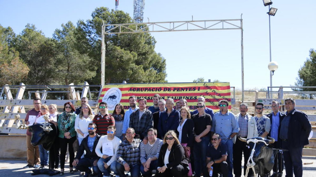 bous, acord, unitat, Agrupació de Penyes i Comissions Taurines, Terres de l'Ebre, alcaldes, manifest