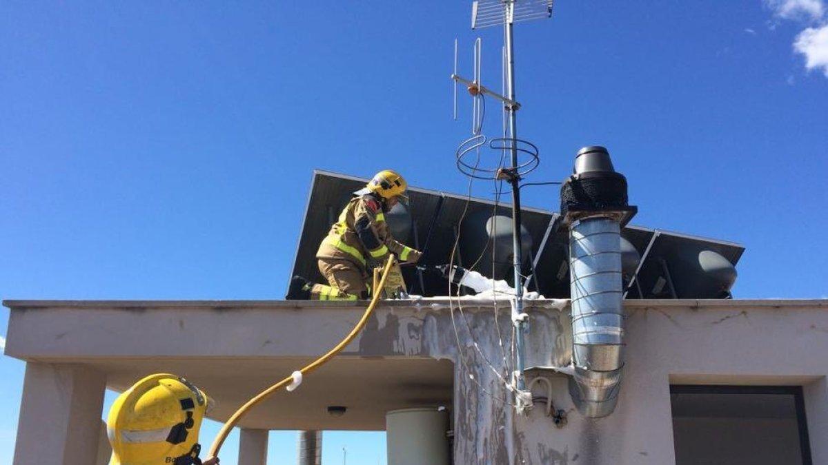 Un foc afecta el sistema extractor d'un bar d'Alcover