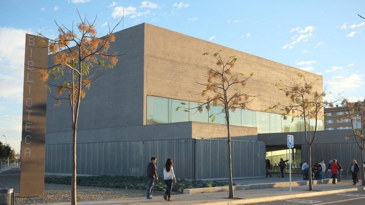 La Biblioteca Pere Anguera completa la apertura de espacios de uso público