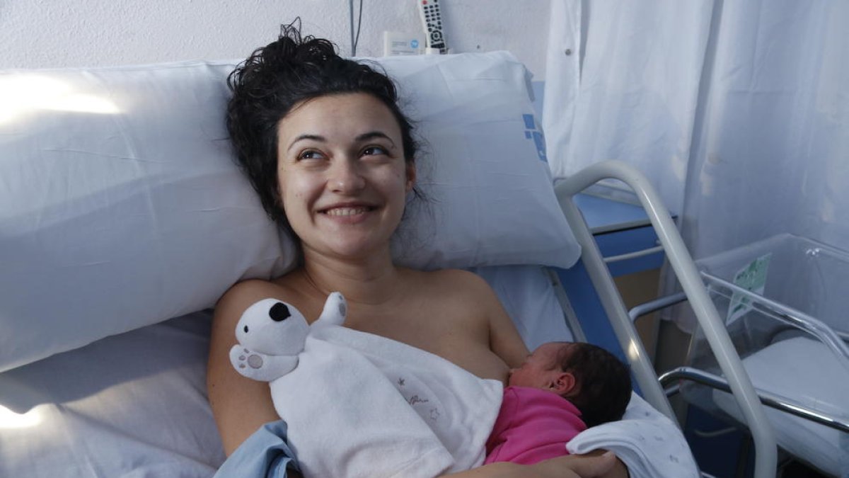 El primer nadó de l'any a Tarragona es diu Lena i ha nascut al Pius de Valls