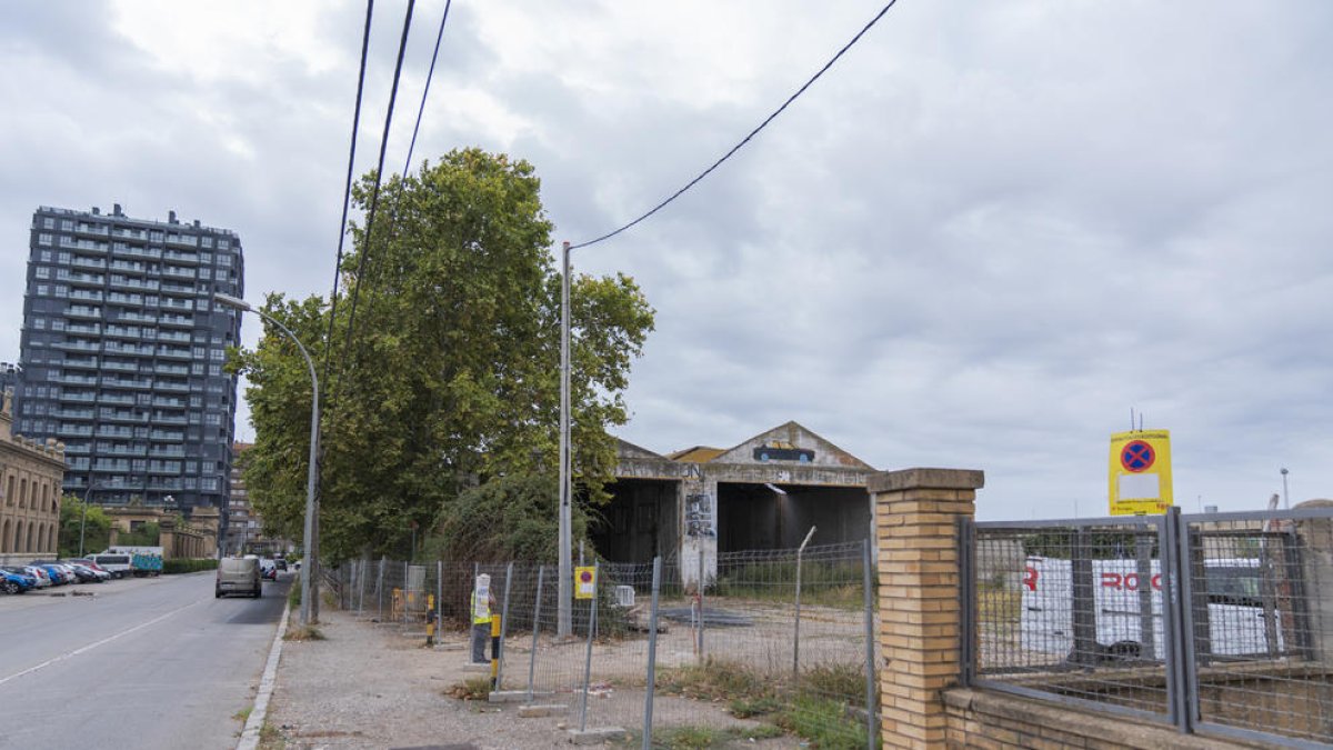 La ampliación del parking de la Tabacalera inicia la fase del derribo