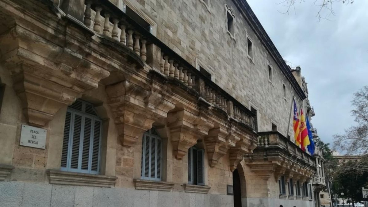 Piden 17 años de prisión para una mujer que intentó quemar viva su pareja en Mallorca