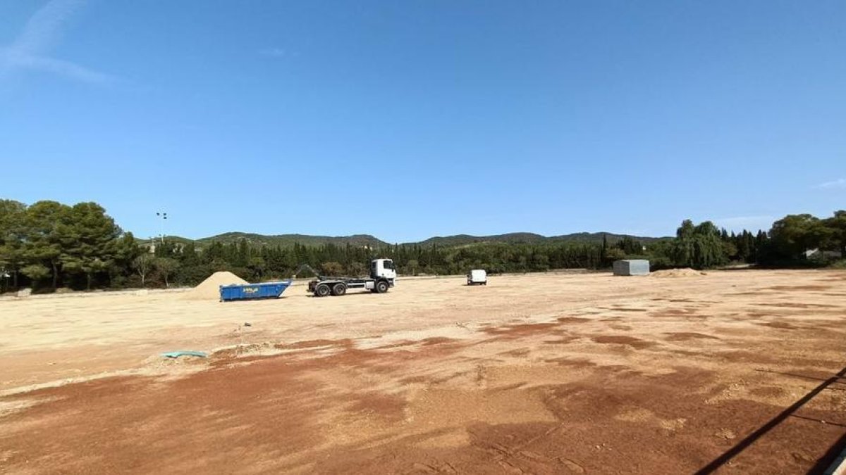 El Vendrell pone en marcha las obras de mejora de la pista de atletismo