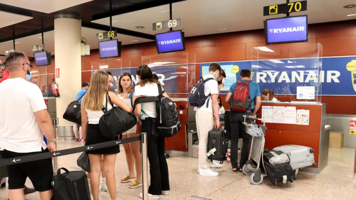 Els sindicats de Ryanair anuncien 12 dies més de vaga del 12 al 28 de juliol