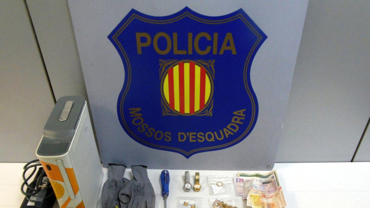 Cinco detenidos por robar en casas del Barcelonès y el Vallès mientras los propietarios dormían
