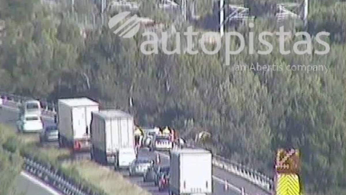 Dos quilómetres de retencions a l'AP-7 a l'Hospitalet de l'Infant