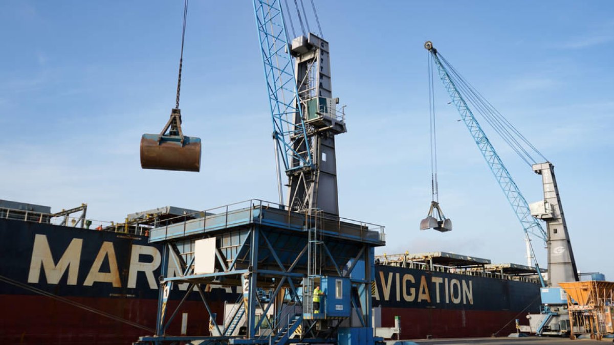 Les estibadores esperen resoldre el conflicte del Port de Tarragona abans del 2023