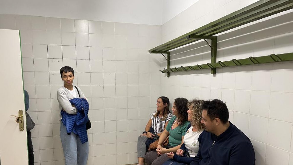 Las alarmas paran los goles en el campo de fútbol del barrio de Bonavista