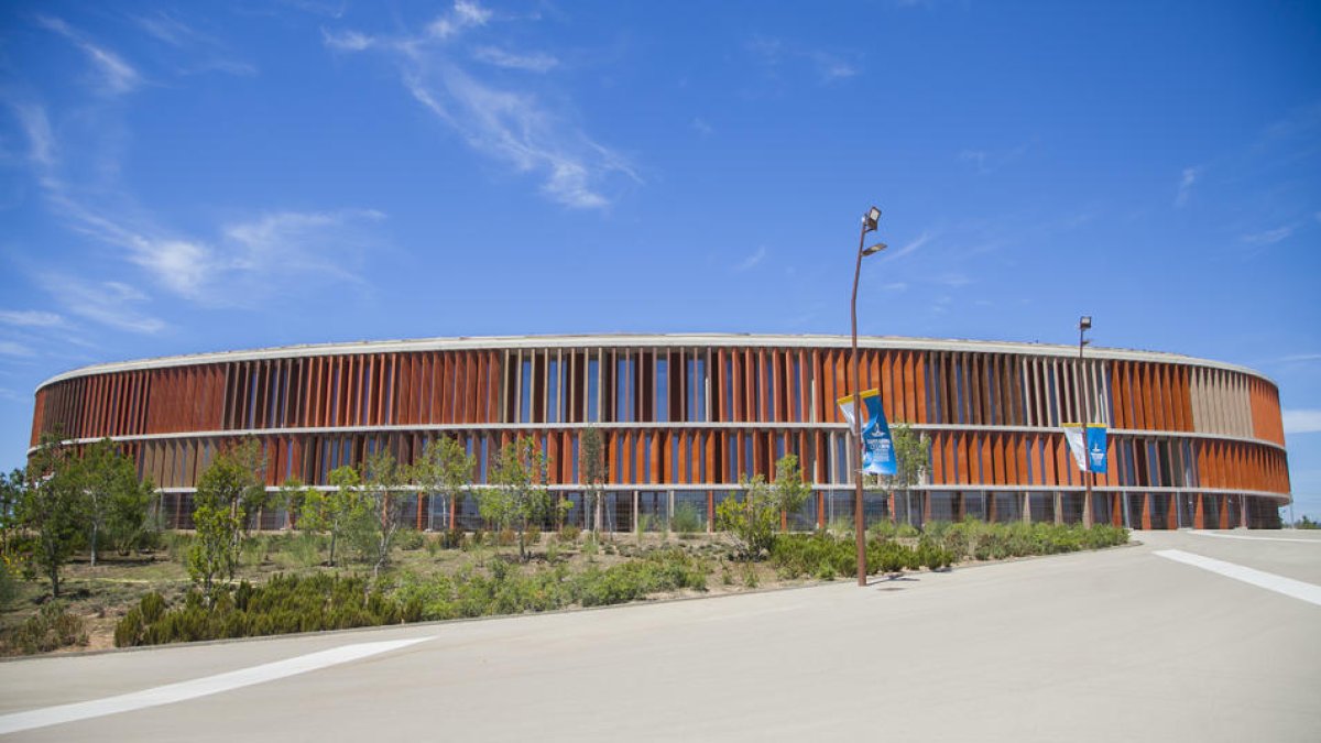 En marcha las negociaciones por|para la cesión del Palau d'Esports