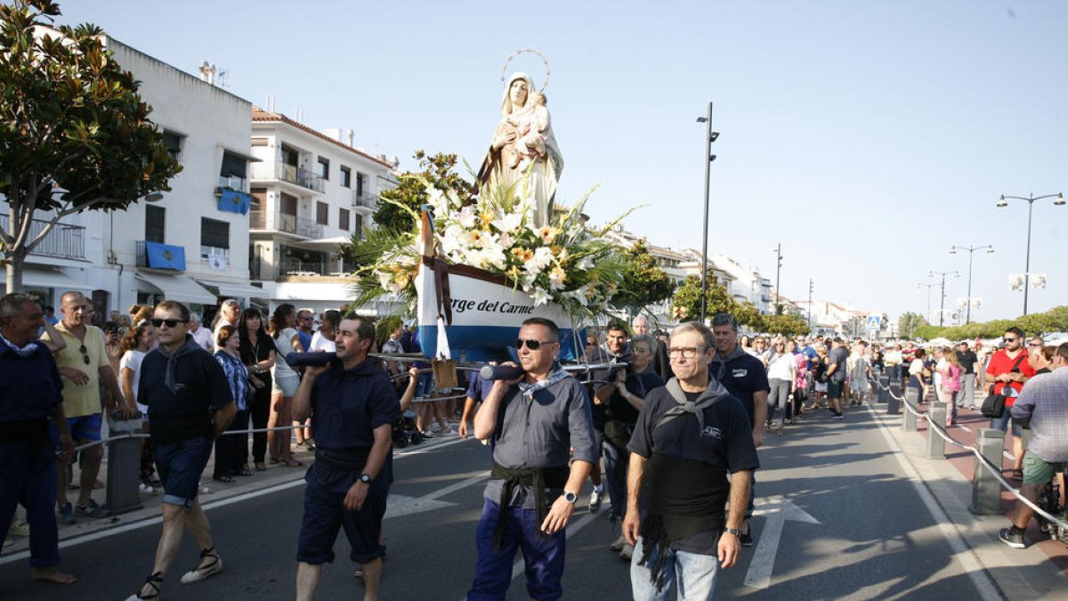 Cambrils segueix de festa, ara amb el Carme