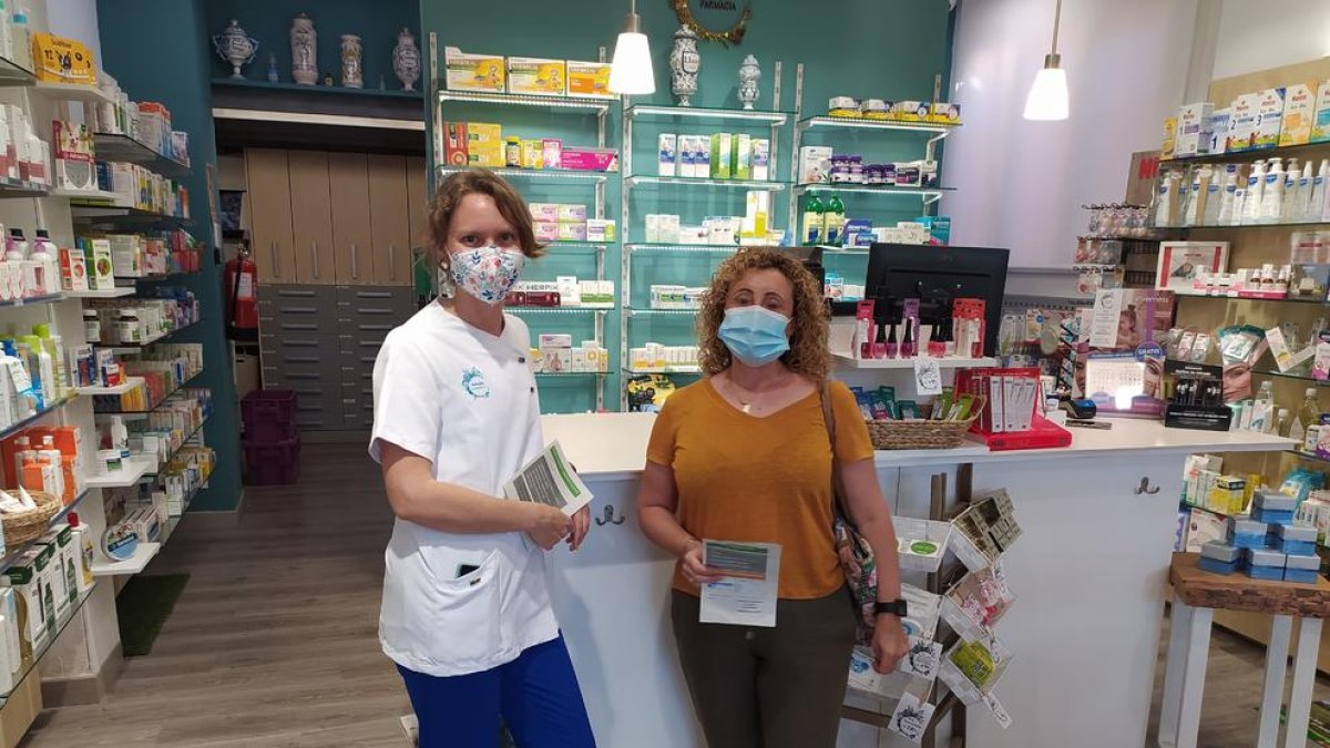 Una cinquantena d'alumnes de català practiquen la llengua en establiments de Reus, Cambrils i l'Hospitalet de l'Infant