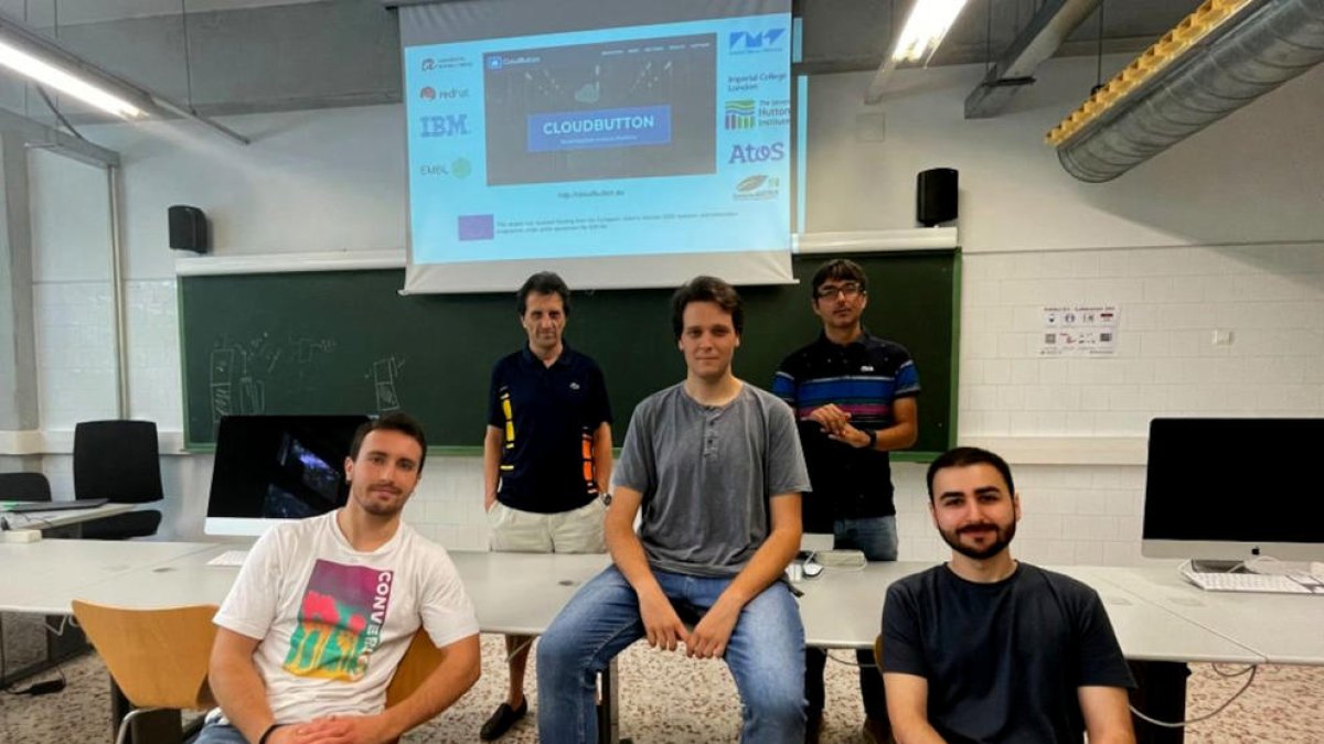 Membres del grup de recerca CloudLab, experts en tecnologies al núvol i la transició digital.